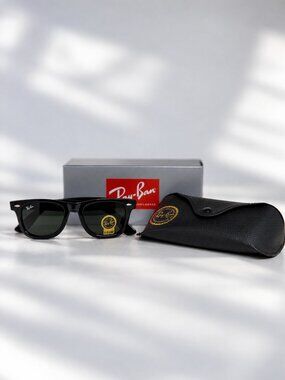 Unisex Ray-Ban Wayfarer Sunglasses Black Polarized Lens with Case and Box